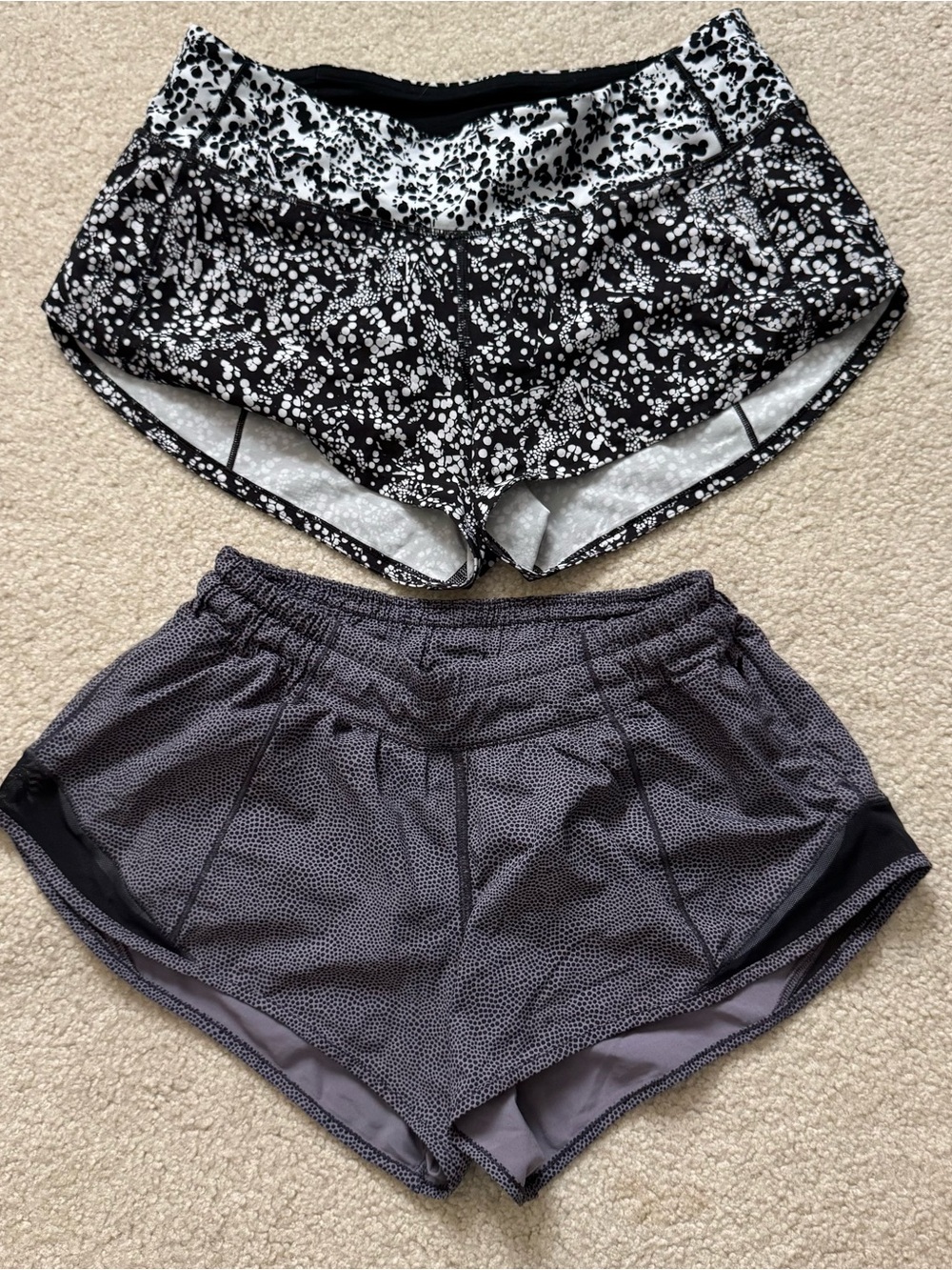 Set of 2 Lululemon shorts/ 4